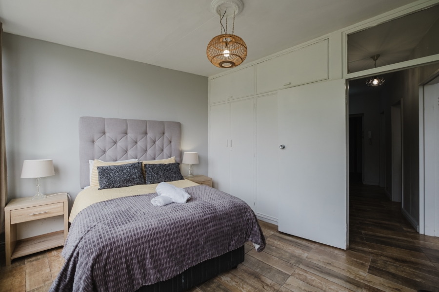 1 Bedroom Property for Sale in Vredehoek Western Cape
